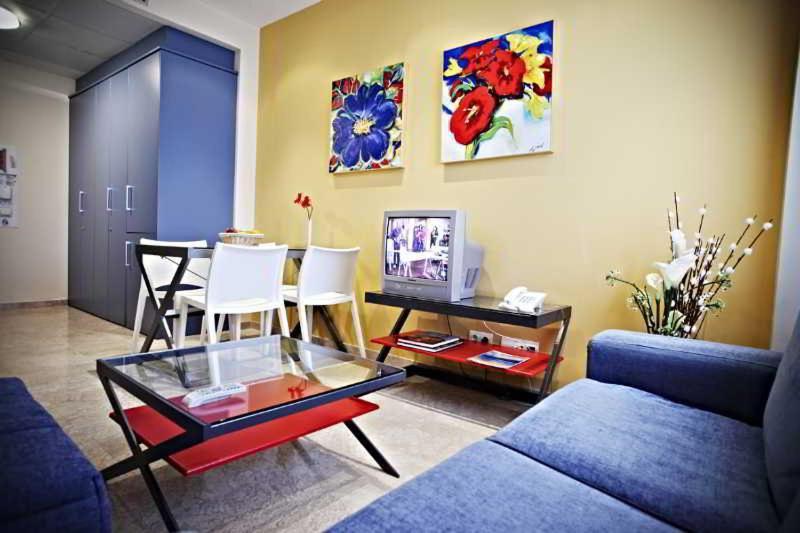 Apartamentos Vertice Sevilla Aljarafe Bormujos Rom bilde