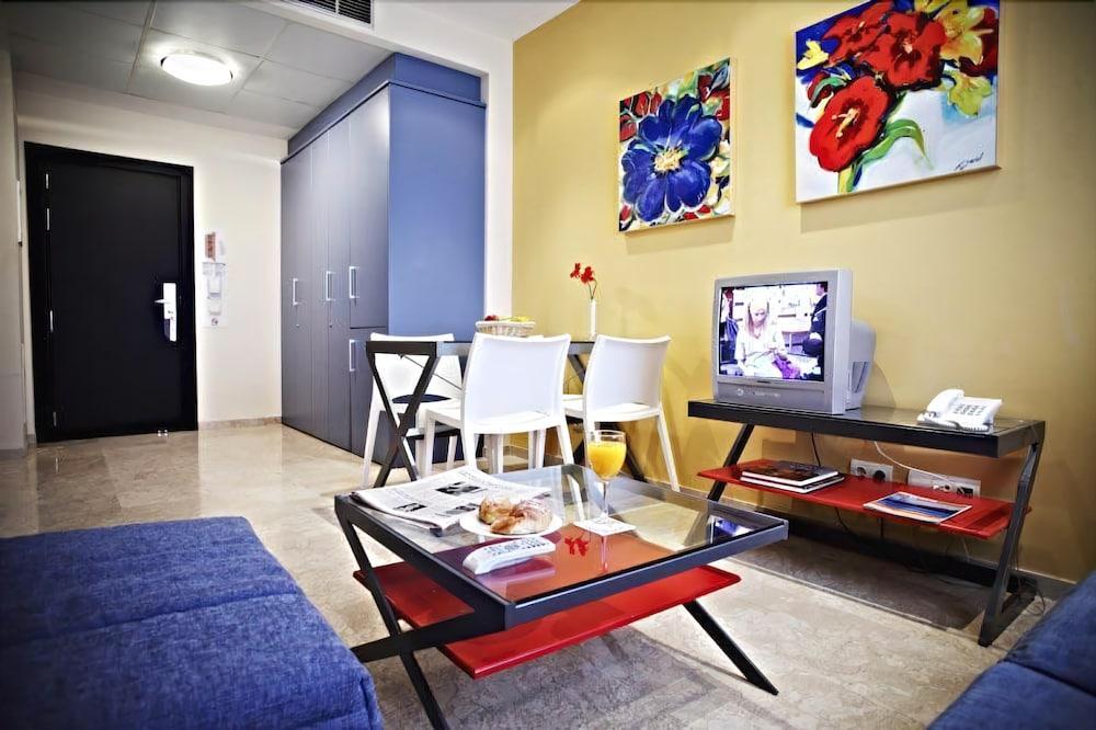 Apartamentos Vertice Sevilla Aljarafe Bormujos Eksteriør bilde